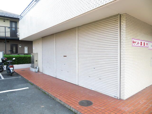 市川市湊新田１丁目の店舗事務所の外観