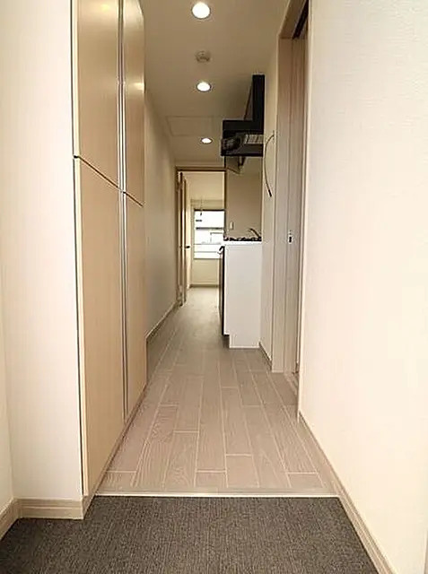 ジュネ谷中の玄関