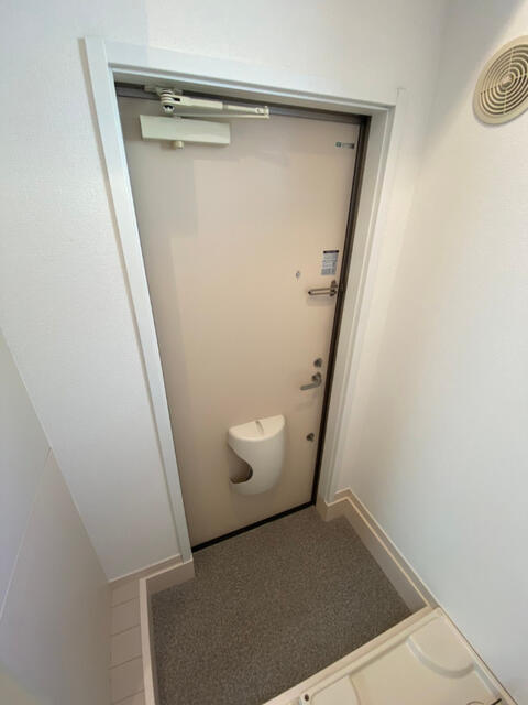 コルモ板橋の玄関|同物件、別部屋の写真です。