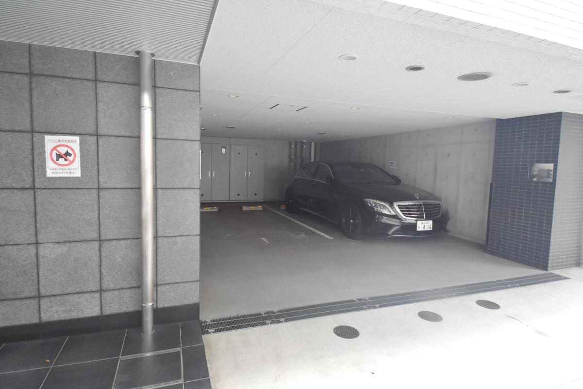グランドコンシェルジュ日本橋の駐車場