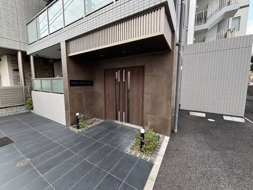 クレストタップ綾瀬のエントランス