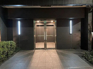 コンシェリア上野のエントランス