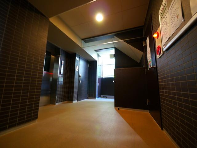ジェノヴィア板橋本町駅前グリーンヴェールのロビー