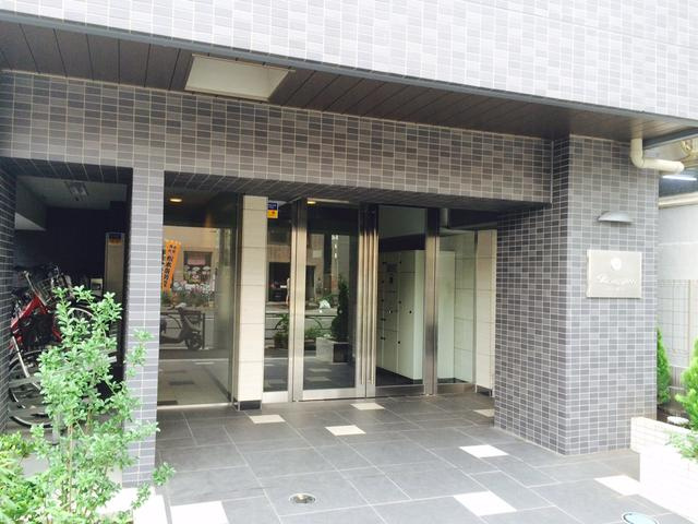 ライジングプレイス浅草ＥＡＳＴのエントランス