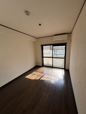 ニューアネックス　E-198の内装