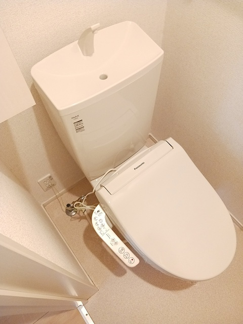 フォーシーズンⅣのトイレ|温水洗浄便座