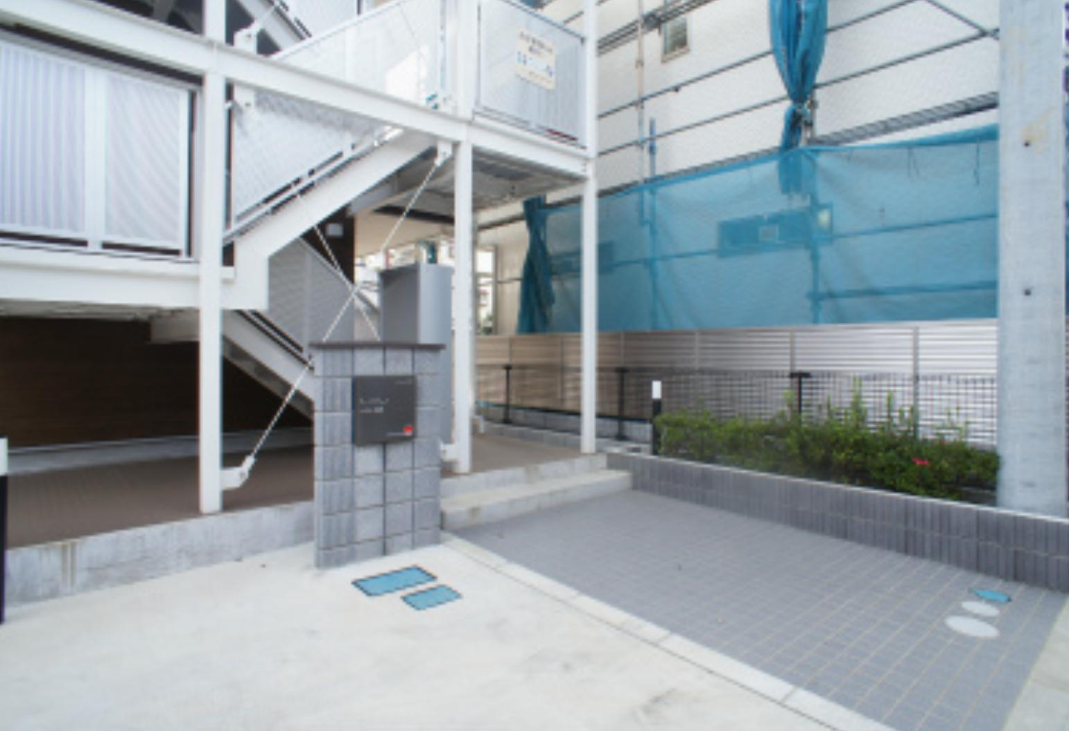 さいたま市中央区下落合５丁目の賃貸マンションのエントランス
