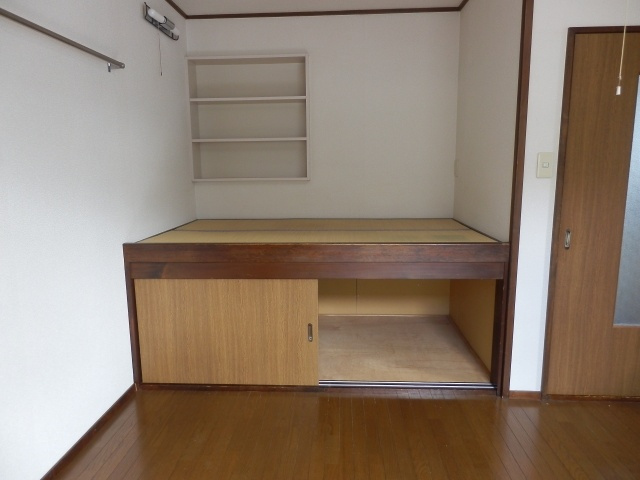 パレス東青田の洋室
