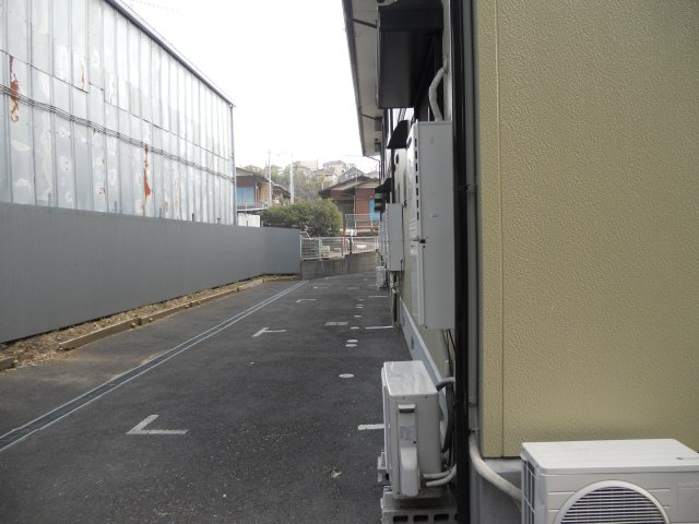 アゼリアコートの駐車場