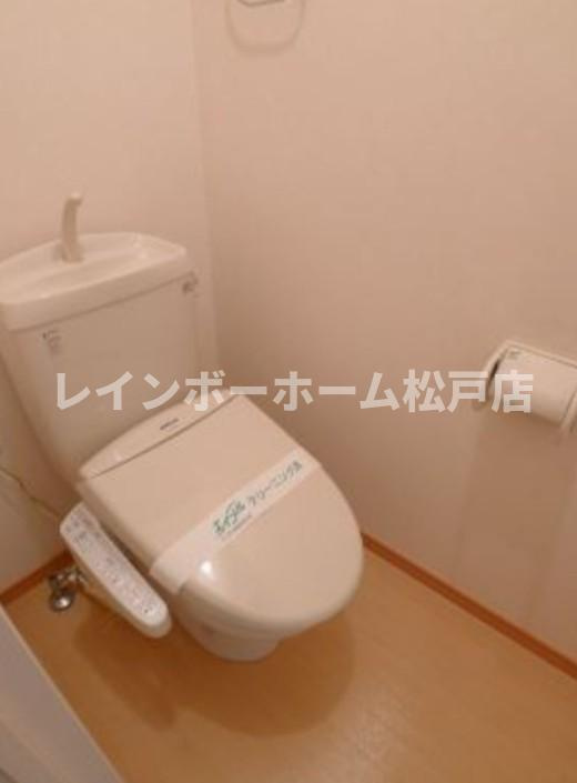 キャトルセゾンのトイレ|落ち着いたトイレです