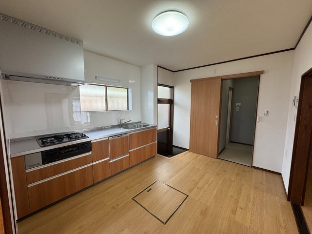 中古戸建　出雲市今市町　リフォーム済　　平屋建てのキッチン