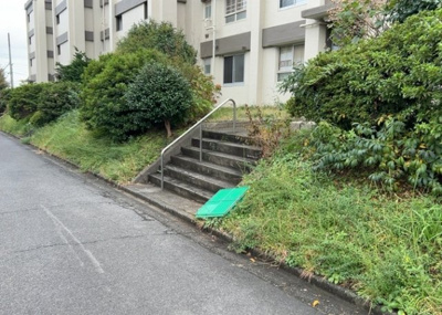 【構造・工法・仕様】 | 緑ヶ丘第３住宅 | ＳＲＣ造は強度や耐震性の面でもRC造と比べて優れています。そのため、10階建以上の高層または超高層マンションなどの建築にも多く採用されています。柱や梁などのサイズが小さくても高い耐震性を確保できます。