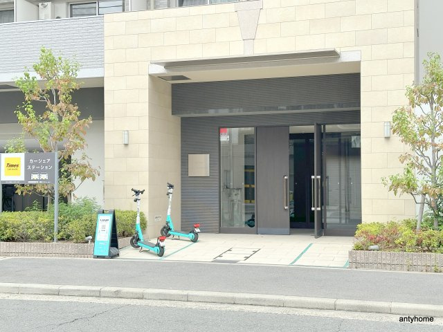 エスリード難波グレイス　仲介手数料無料のエントランス