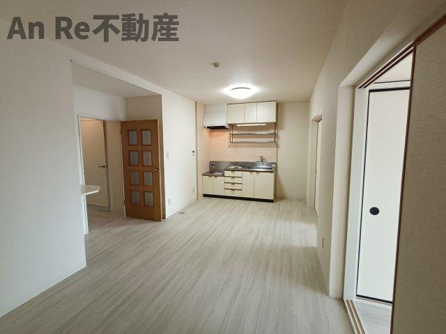 川口市大字安行原の賃貸マンションの居間・リビング