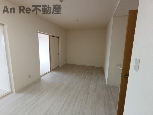 川口市大字安行原の賃貸マンションの居間・リビング
