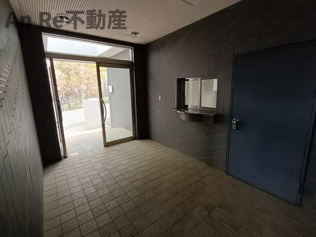 川口市大字安行原の賃貸マンションのロビー