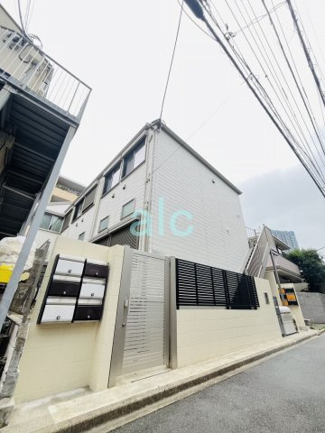 新宿区大久保２丁目のアパートの外観