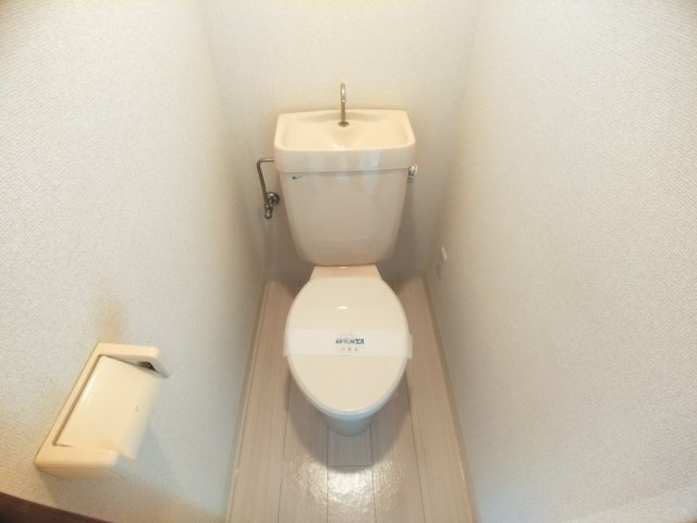 厚木市三田南３丁目のアパートのトイレ
