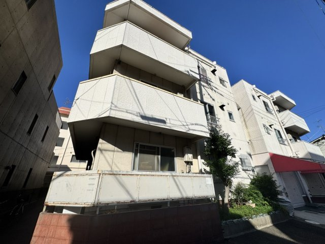 三上マンションの外観