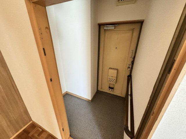 三上マンションの玄関