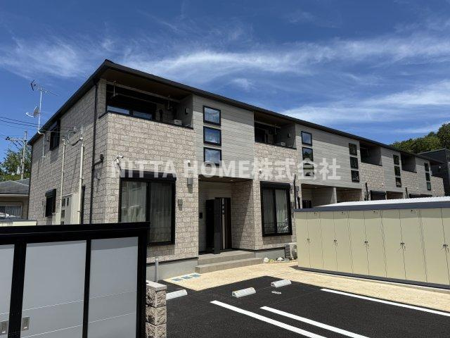 フェリスヴィラ　ブリッサの外観|即入居可！エアコン２台や３口コンロ、宅配ＢＯＸなどを完備しています☆