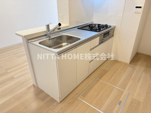 フェリスヴィラ　ブリッサのキッチン|３口コンロを搭載しているカウンターキッチンです◎