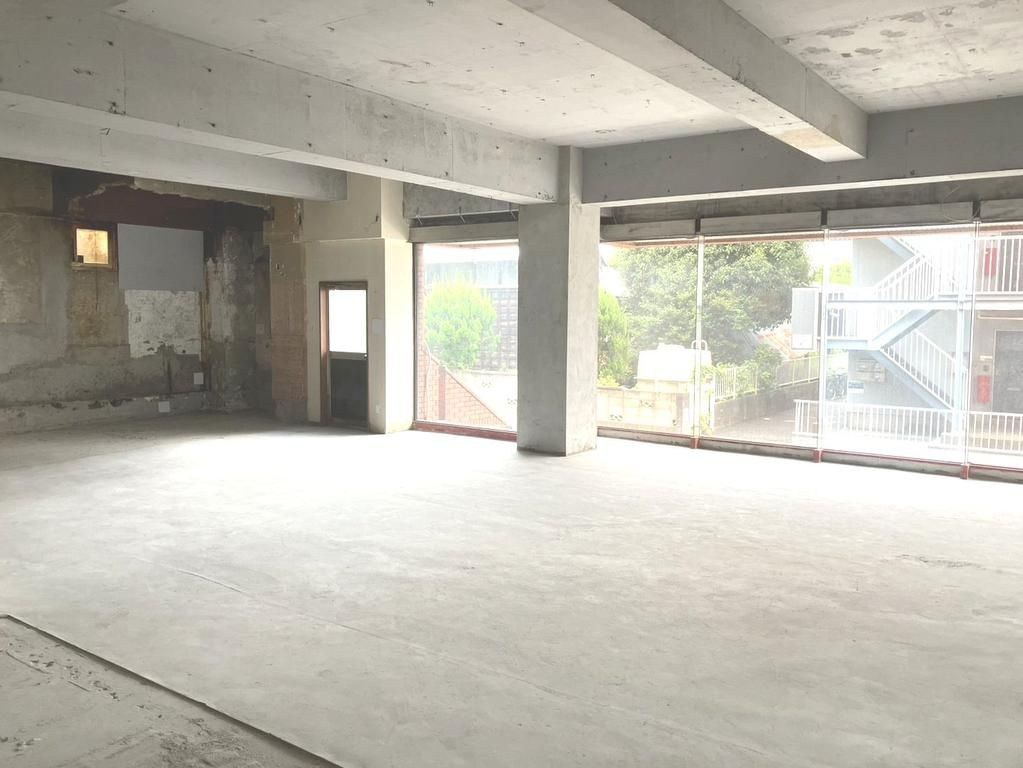 松戸市東平賀の店舗事務所の内装