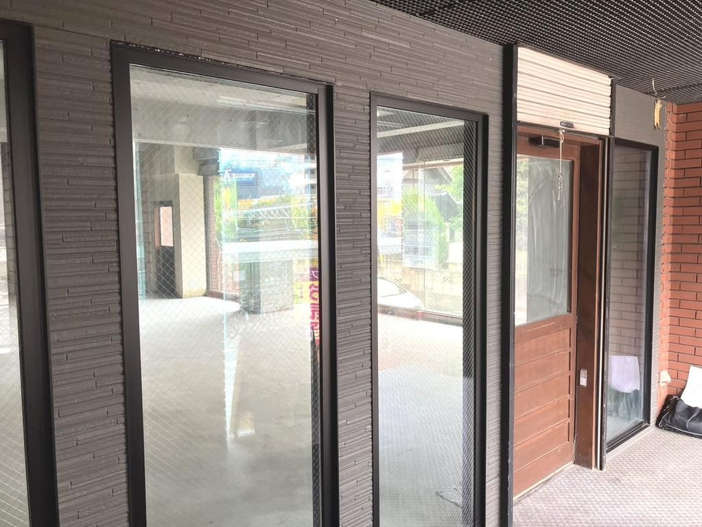松戸市東平賀の店舗事務所のエントランス