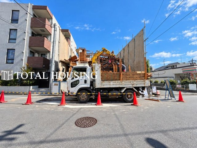 【前面道路含む現地写真】 | 世田谷区砧4丁目　建築条件付き売地　全2区画