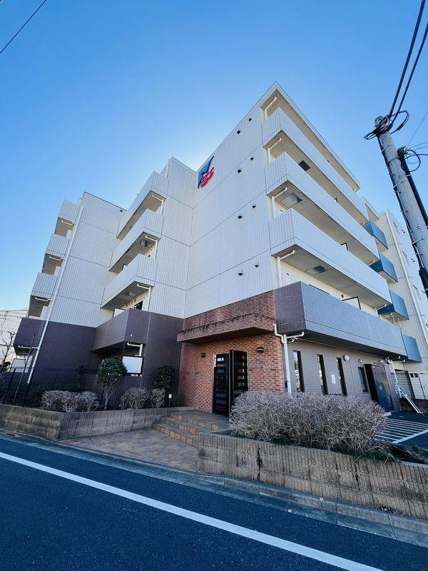 スカイコート都立家政EASTの外観