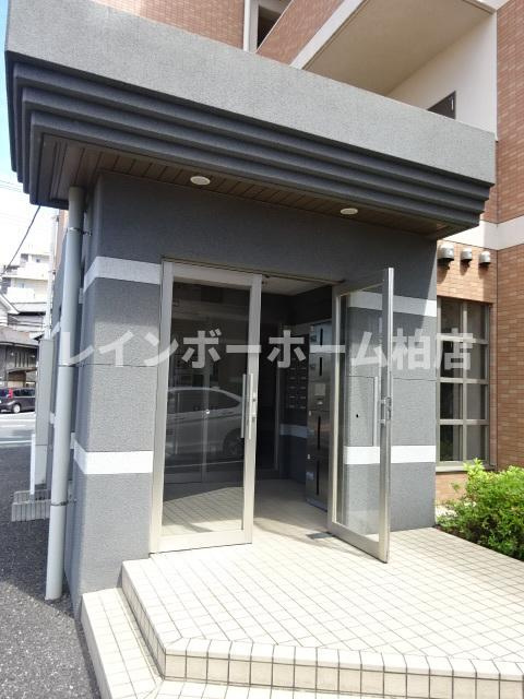 特典：仲介手数料が50％OFFです‼のエントランス