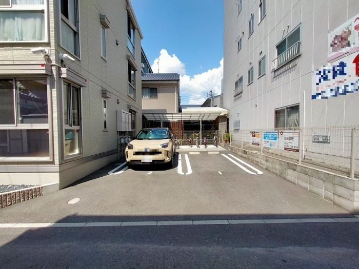 Sunrise岡山駅前の駐車場