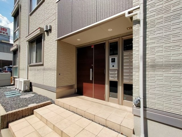 Sunrise岡山駅前のエントランス