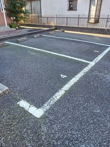 プレデュリーヴの駐車場|駐車場があるので、車を買う予定の方も安心です