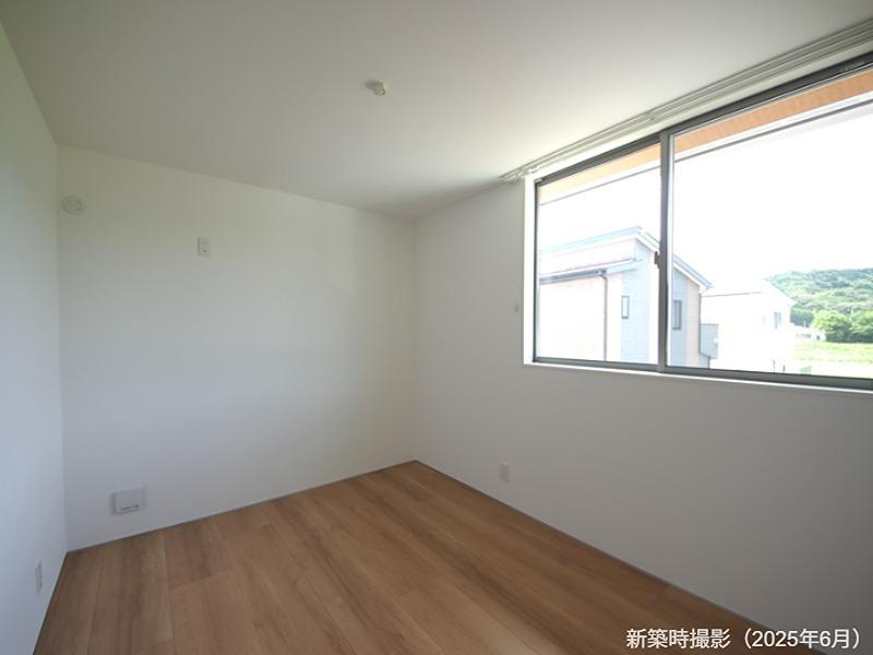 土佐市蓮池　中古戸建　【築浅物件】の洋室|2Ｆ　5.8帖+ＣＬ