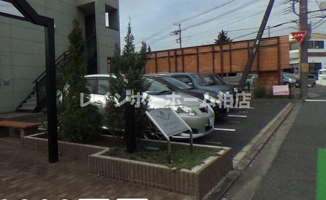 【仲介手数料：50％OFF】対象物件！の駐車場