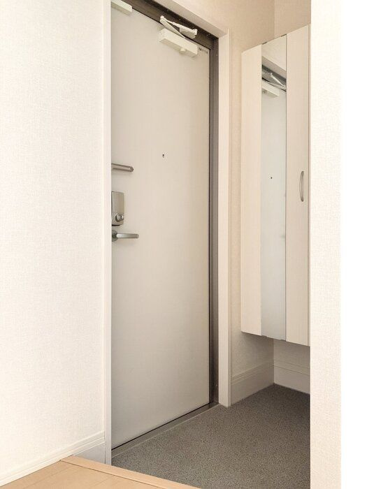 メゾンソレイユの玄関