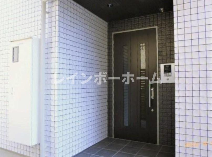 ｄｅｎ　ｄｏｕｃｅ　デンドゥースのエントランス