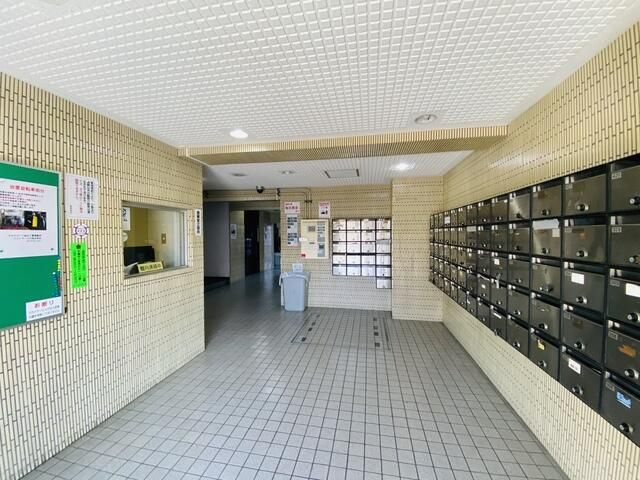スカイコート品川第二のエントランス|建物の内部です