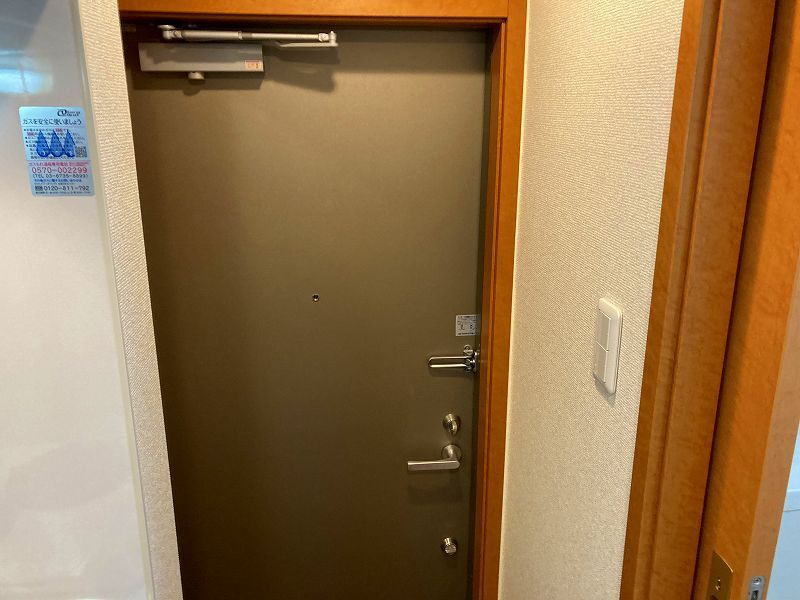 ドミールM・Cの玄関