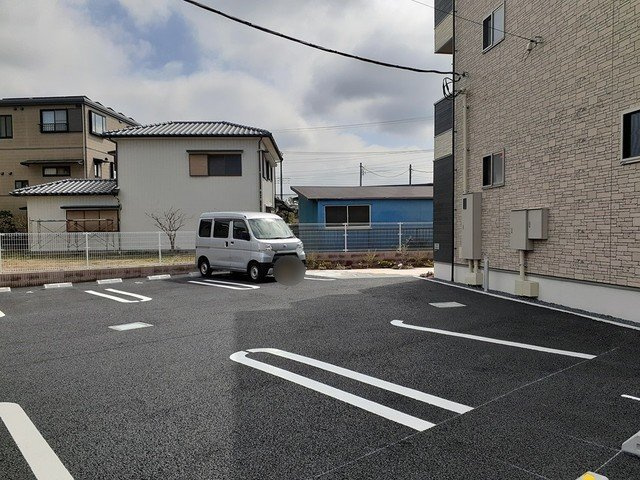 【駐車場】 | ＣＯＳＭＯ　ＬＩＧＨＴ | 駐車場に車を止められます