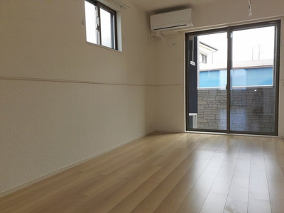 【居間・リビング】 | ＣＯＳＭＯ　ＬＩＧＨＴ | 内装もきれいです