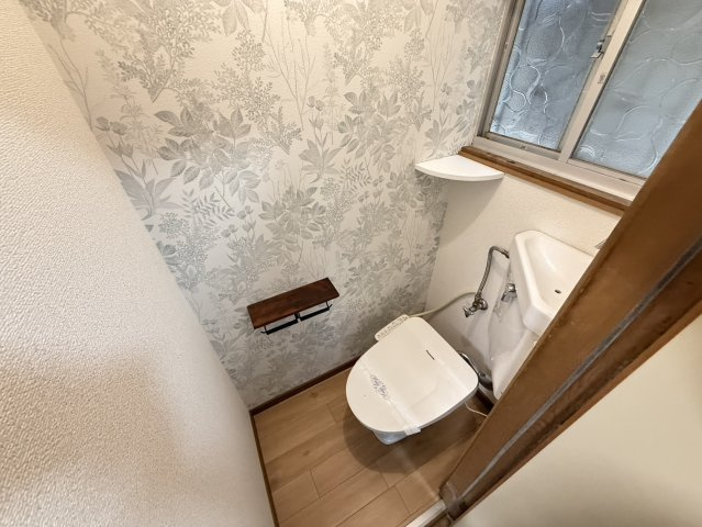 寝屋川市点野4丁目貸家のトイレ