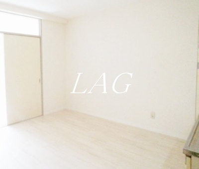 【居間・リビング】 | 成瀬ロイヤルハイツⅡ | 洋室のお部屋です。