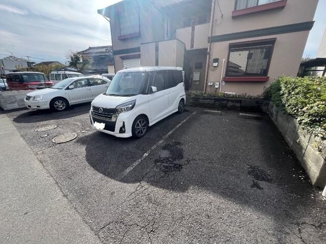 ＳＴコーポⅡの駐車場