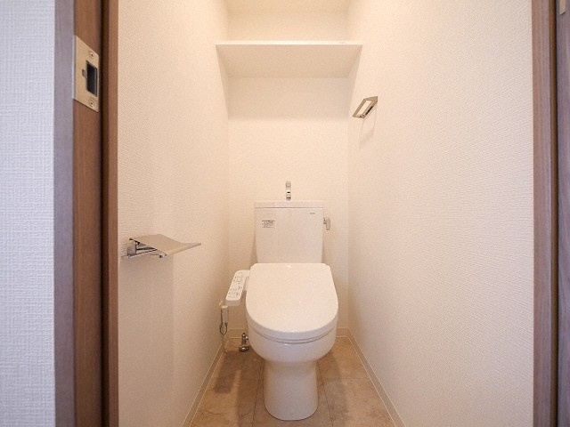 大阪市西淀川区御幣島２丁目の賃貸マンションのトイレ