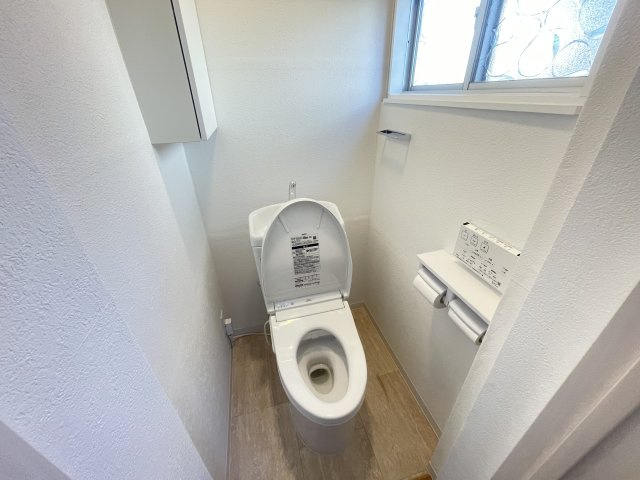 寝屋川市高柳２丁目のテラスのトイレ