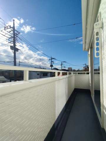 三郷市　栄1丁目　新築戸建　全1棟  のバルコニー|施工例です