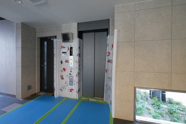 大阪市此花区伝法４丁目の賃貸マンションのロビー