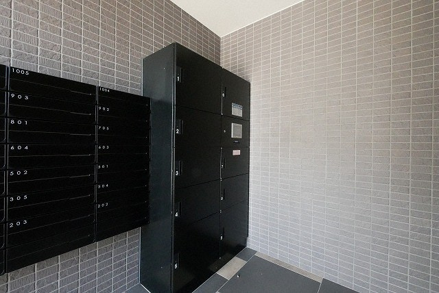 大阪市此花区伝法４丁目の賃貸マンションのエントランス